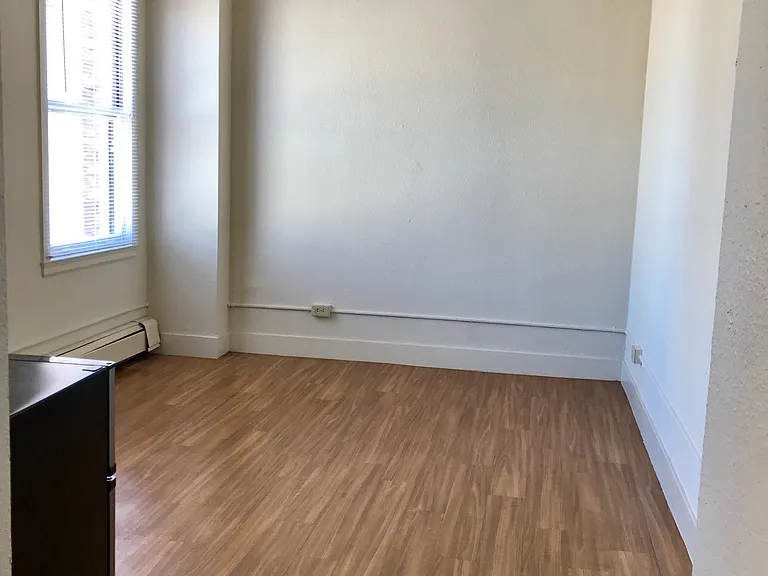Oasis Apartments — Photo 16