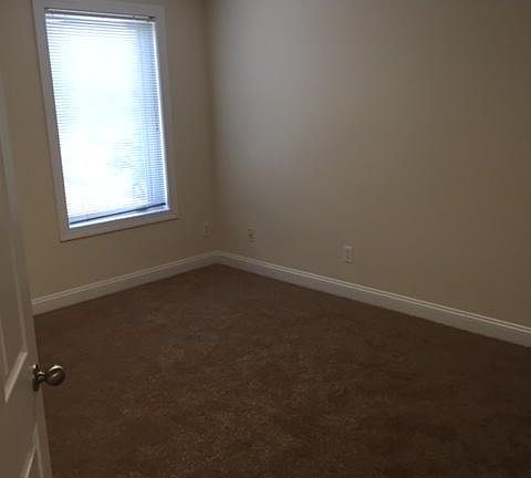 4th image of 1309 Enterprise Dr APT B