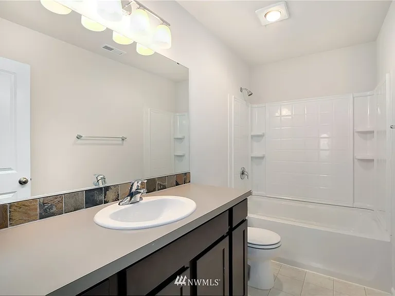 2730 Saga Ct NE — Photo 11