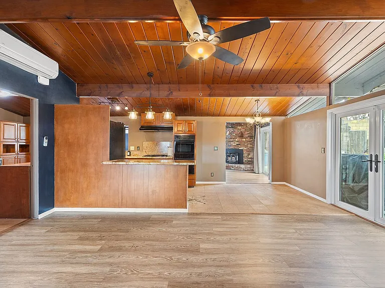 650 Mardina Way — Photo 30