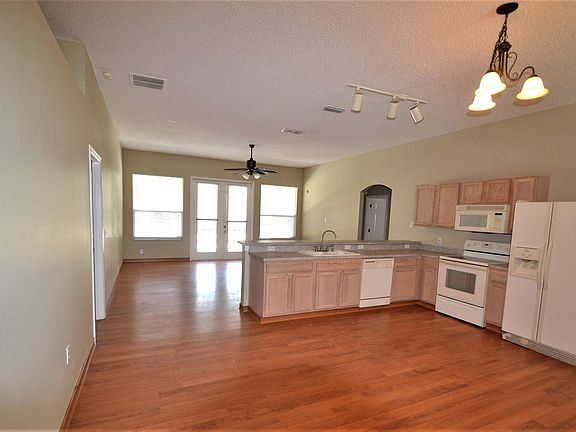 3rd image of 738 N Firwood Dr