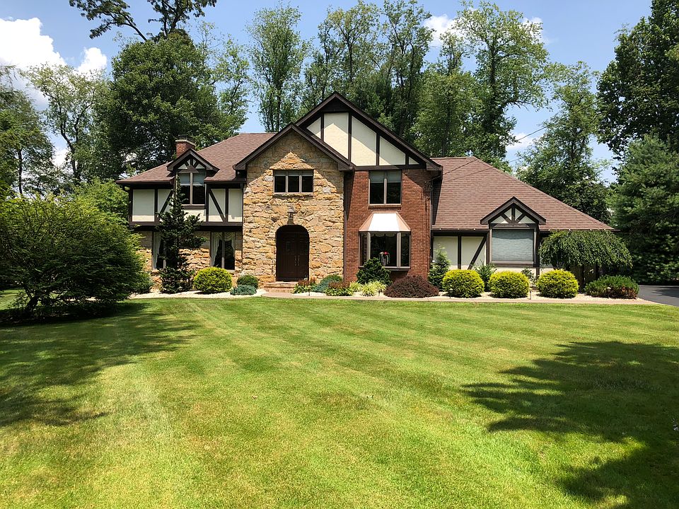 1st image of 23 Woodstone Dr