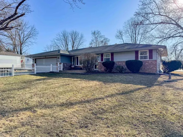 2529 Sierra Dr, Rockford, IL 61109