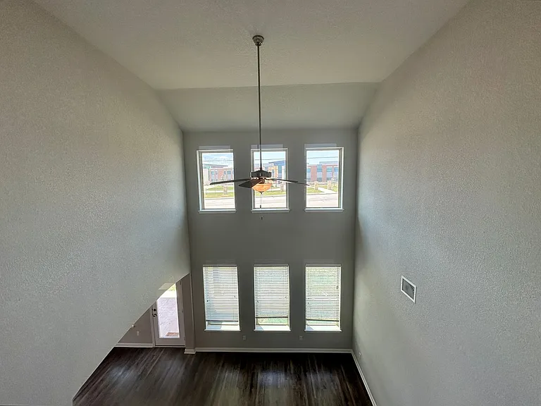 3424 Addison St — Photo 40