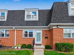 45186 Kensington St, Utica, MI 48317