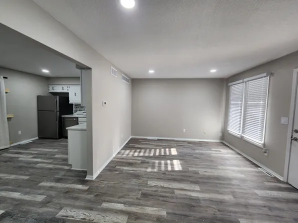 3224 S Walnut St, Wichita, KS 67217