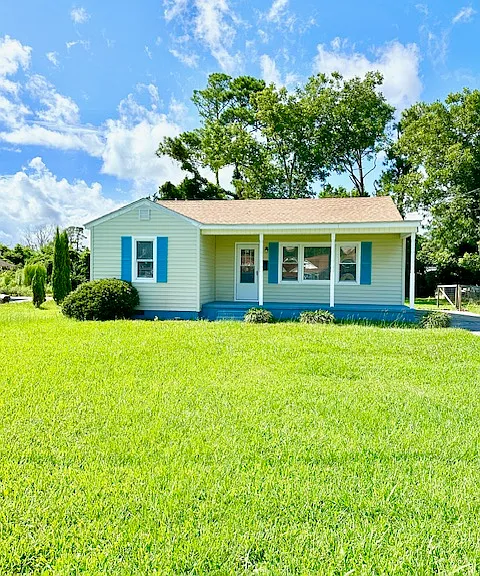 House with Front Lawn