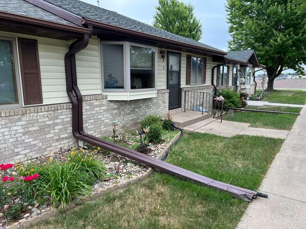1922 23rd St #9, Spirit Lake, IA 51360