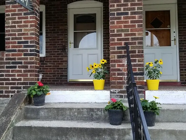 3747 Beechwood Blvd — Photo 1