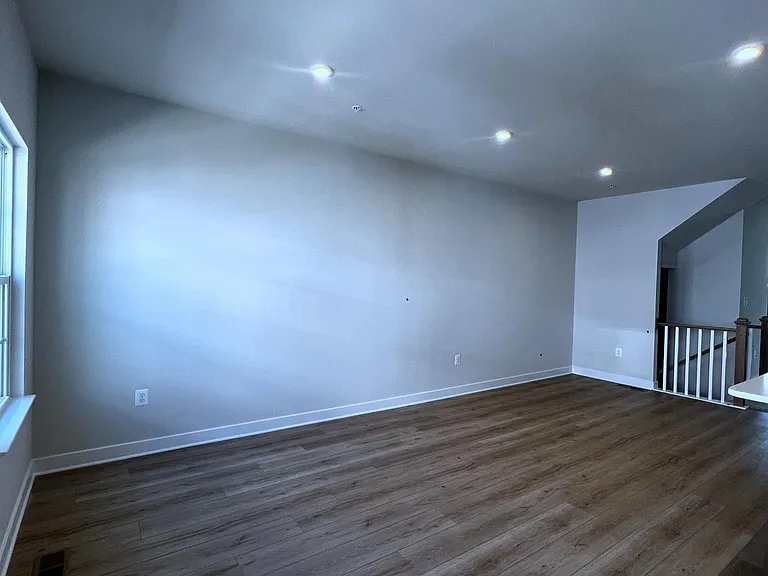 10913 Blanton Way — Photo 7