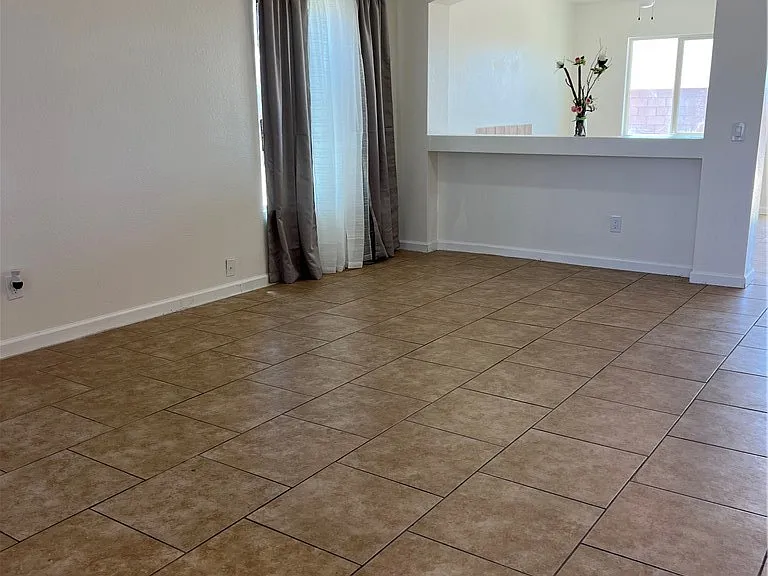 14914 Binford Ave — Photo 10