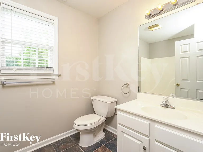 6590 Lake Dale Way — Photo 16