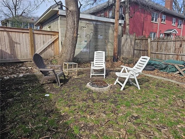 9 Rowley St #3 — Photo 6