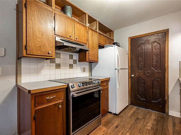 5th image of 1107 White Rd