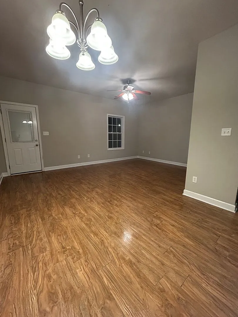 208 Moss Creek — Photo 3