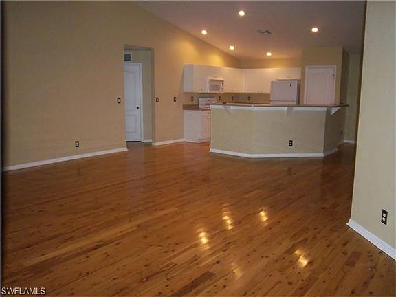 4th image of 3704 NE 12th Ave