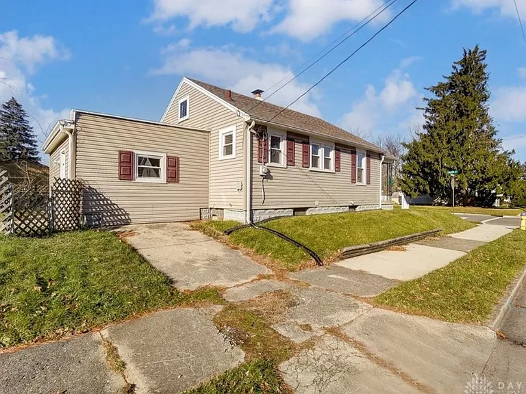 1929 Fulton Ave — Photo 7