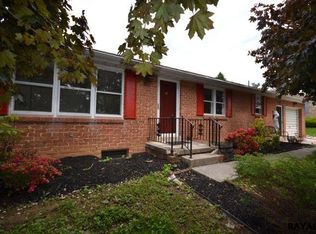 1049 Keith Dr, Hanover, PA 17331