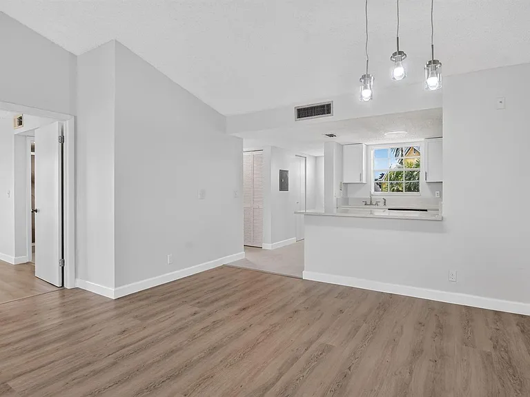 6323 La Costa Dr #M — Photo 10