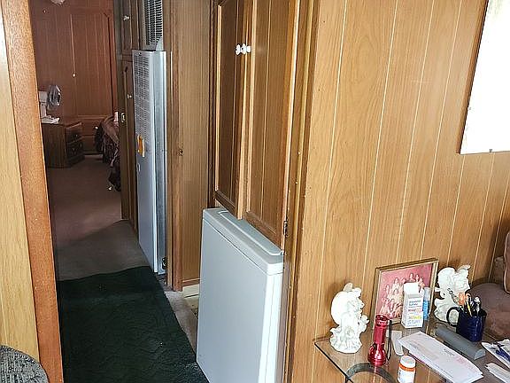 Hall with washer dryer