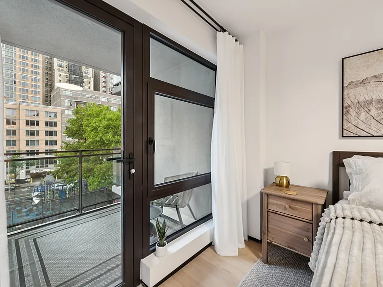 350 W 44th St #505 — Photo 13