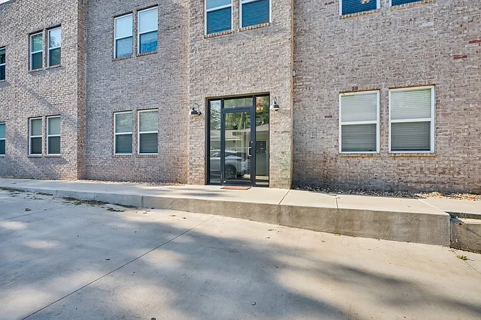 1138 N Blackwelder Ave #3 — Photo 28