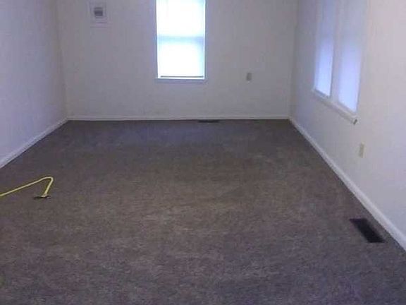 3rd image of 1202 Rex Ave