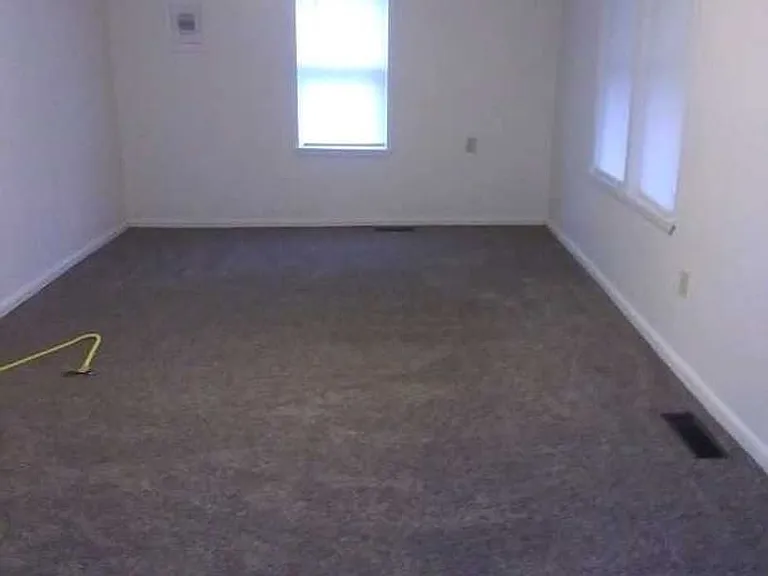 1202 Rex Ave — Photo 3