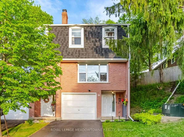 100 Bluevale St N #26, Waterloo, ON N2J 4M9
