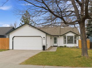 3041 SW Salmon Ave, Redmond, OR 97756