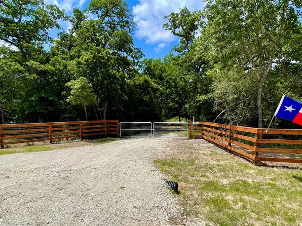 9242 Stetson Dr, Normangee, TX 77871