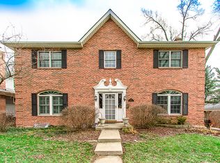 261 Spring Ave, Glen Ellyn, IL 60137