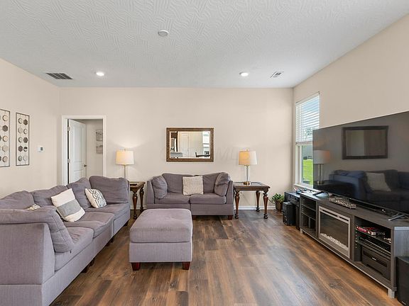 4th image of 220 Woodland Sky Dr