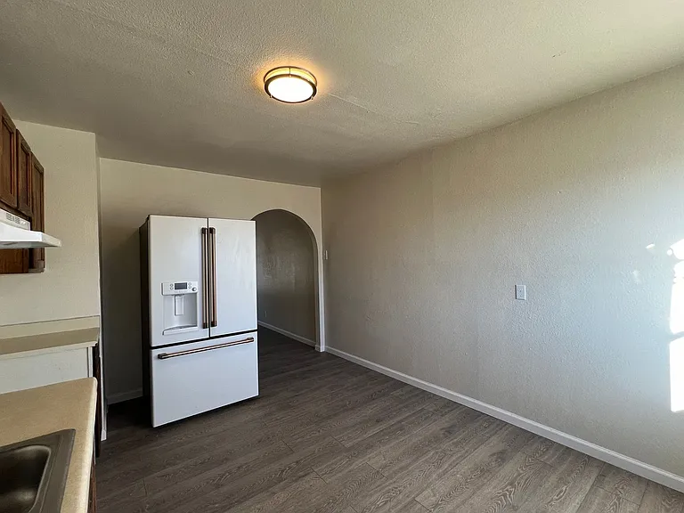 1501 W Hank Ave — Photo 4