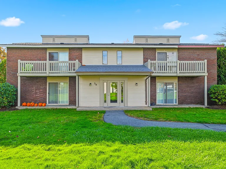 The Residences at Buttonwood — Photo 18