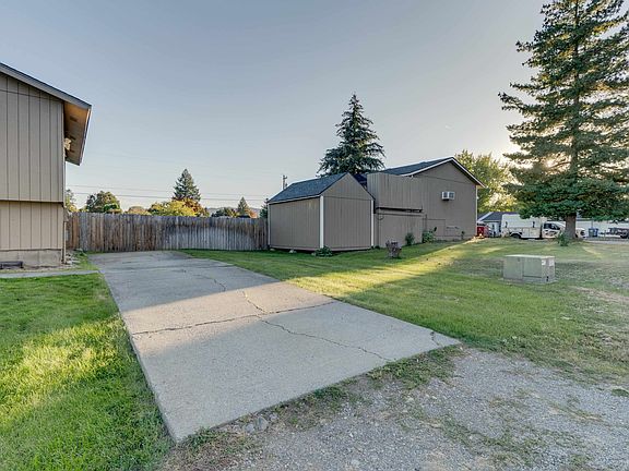 4th image of 11922 E 24th Ave