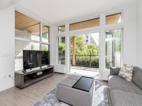 707 E 3rd St #107, North Vancouver, BC V7L 1G8