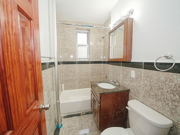 4th image of 35-45 33rd St #2F