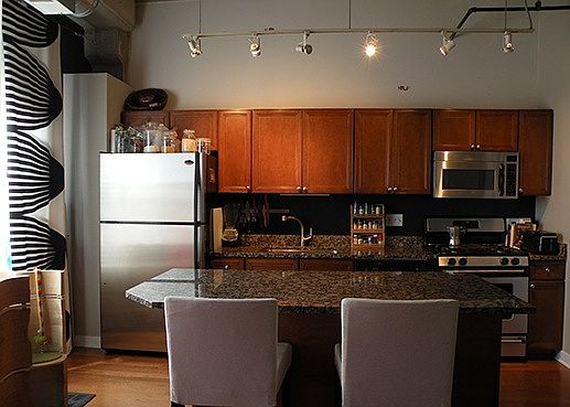 3rd image of 811 W 15th Pl Unit 812