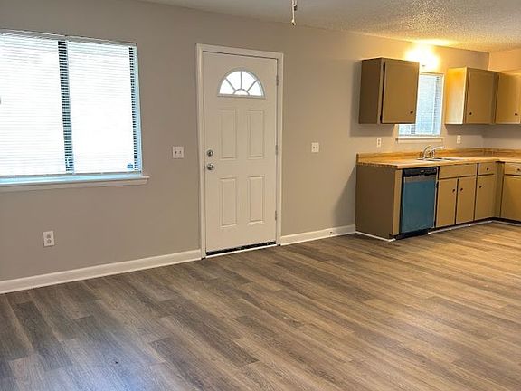 5th image of 107 Sea Parc St #D