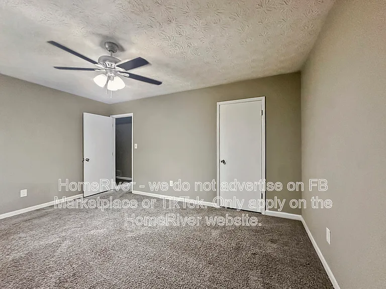 323 Park Ridge Ct — Photo 15