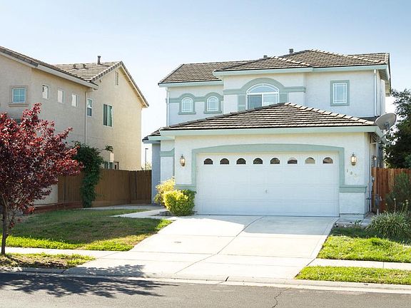 3rd image of 108 Halley Glen Dr