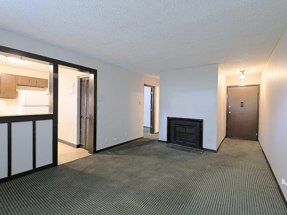 1149 E St #15