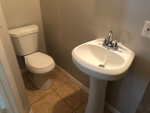 4th image of 7957 Lorient Dr