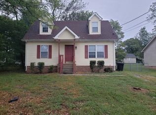 1215 Carol Dr, Oak Grove, KY 42262