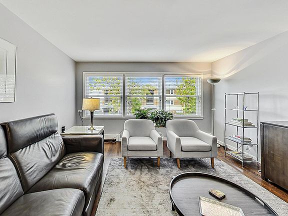 3rd image of 6801 N Ozark Ave APT 2H