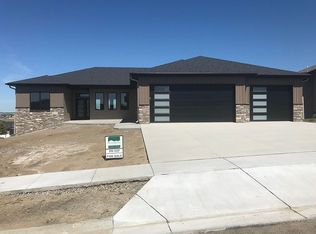 1212 Round Top Rd, Bismarck, ND 58503