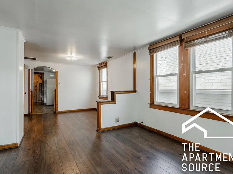 1334 W Barry Ave #3 — Photo 3