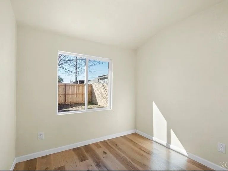 760 Crass Ave #2 — Photo 8
