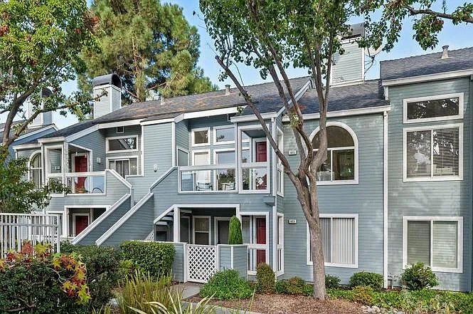 2 bed, 850 sqft, $4,350 — Photo 4